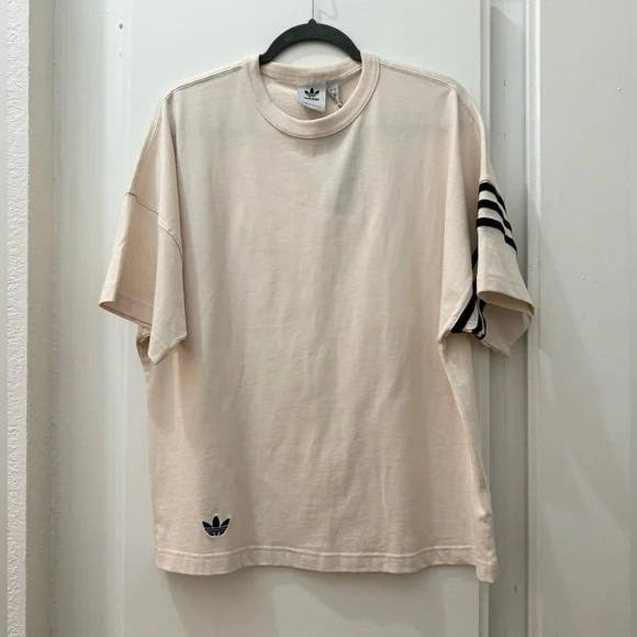 ADICOLOR Neuclassics Men’s Tee✨ - Picture 2 of 5